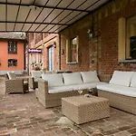 Relais Castello Di Razzano Szálloda 4*