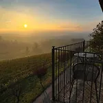Relais Castello Di Razzano