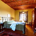 Relais Castello Di Razzano Szálloda