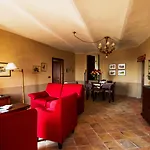 Relais Castello Di Razzano Szálloda 4*