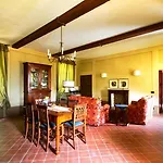 Relais Castello Di Razzano 4*