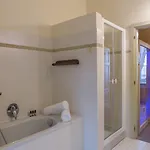 Relais Castello Di Razzano Szálloda 4*