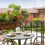 Relais Castello Di Razzano 4* Alfiano Natta
