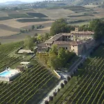 Relais Castello Di Razzano Szálloda 4*
