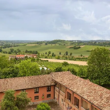 Relais Castello Di Razzano 4*