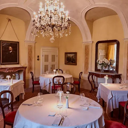 Relais Castello Di Razzano