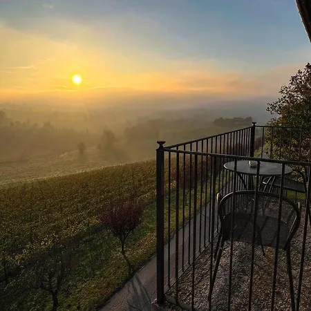 Relais Castello Di Razzano