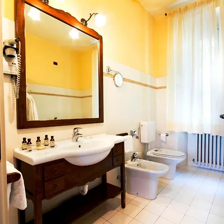 Hotel Relais Castello Di Razzano 4*