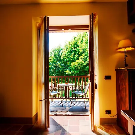 Отель Relais Castello Di Razzano Альфьяно-Натта