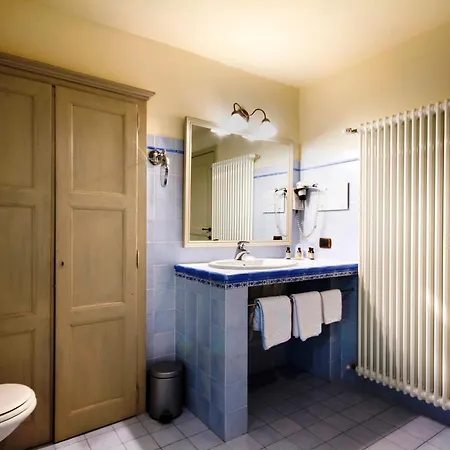 Relais Castello Di Razzano