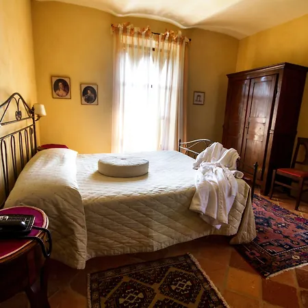 Hotel Relais Castello Di Razzano