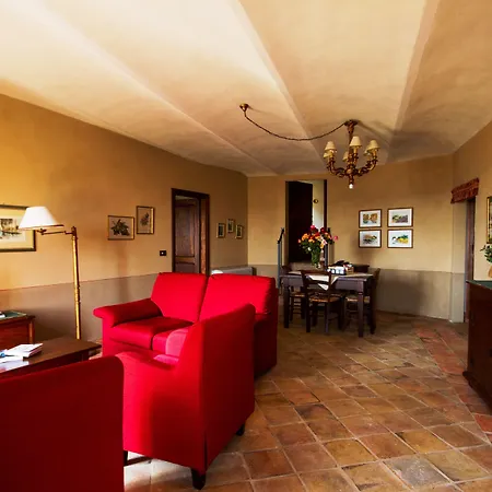 Relais Castello Di Razzano Hotel 4*