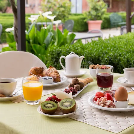 Relais Castello Di Razzano 4*
