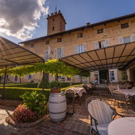 Relais Castello Di Razzano Hotel