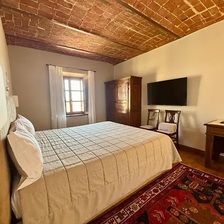 Relais Castello Di Razzano 酒店 4*