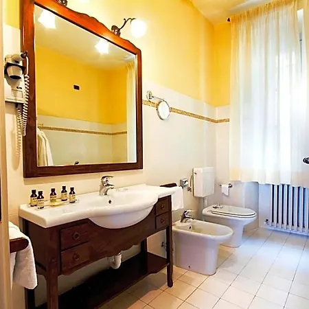 Relais Castello Di Razzano 4* Alfiano Natta