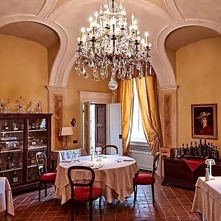Relais Castello Di Razzano