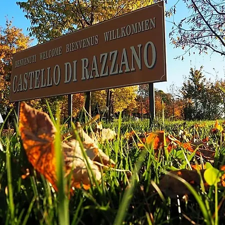 Relais Castello Di Razzano Hotel 4*