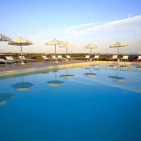 Relais Castello Di Razzano Отель