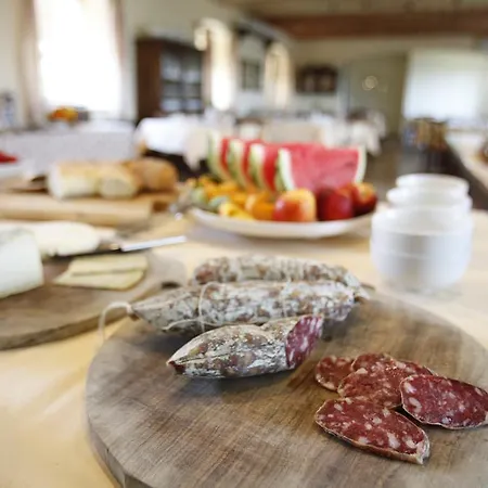 Relais Castello Di Razzano