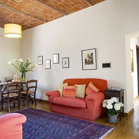 Relais Castello Di Razzano Hotel