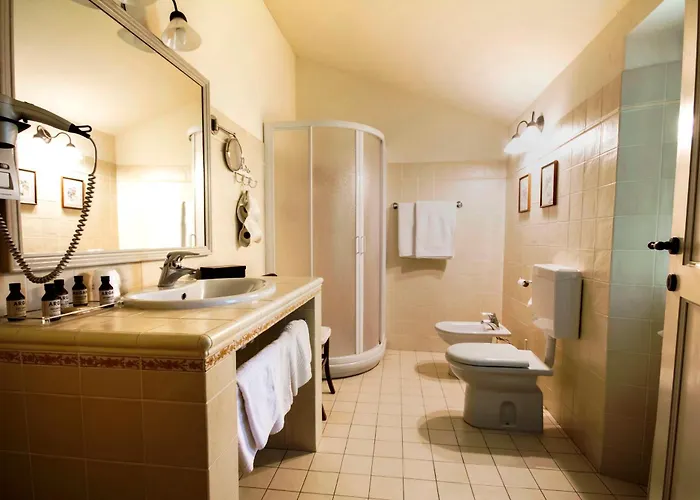 Otel Relais Castello Di Razzano Alfiano Natta