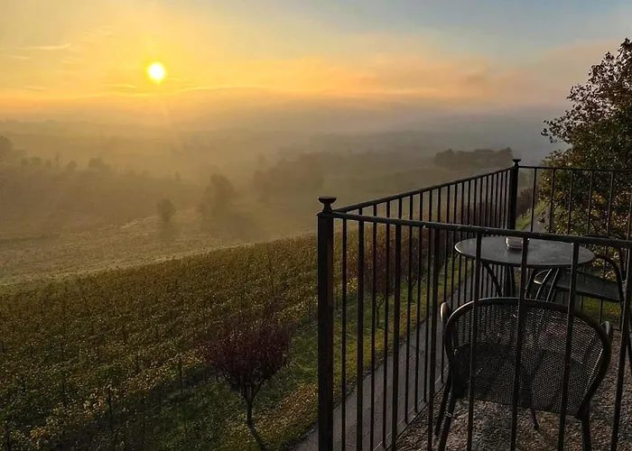 Relais Castello Di Razzano