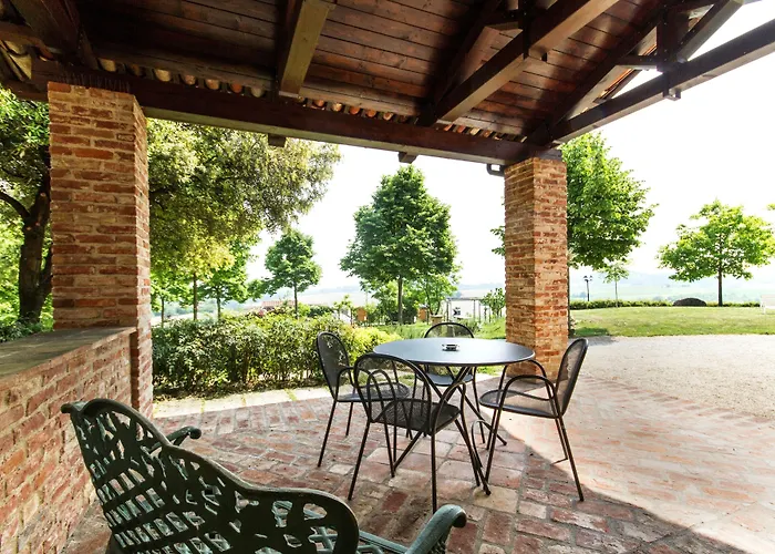 Relais Castello Di Razzano 酒店